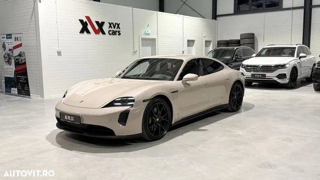 PORSCHE TAYCAN
