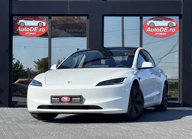 TESLA MODEL 3