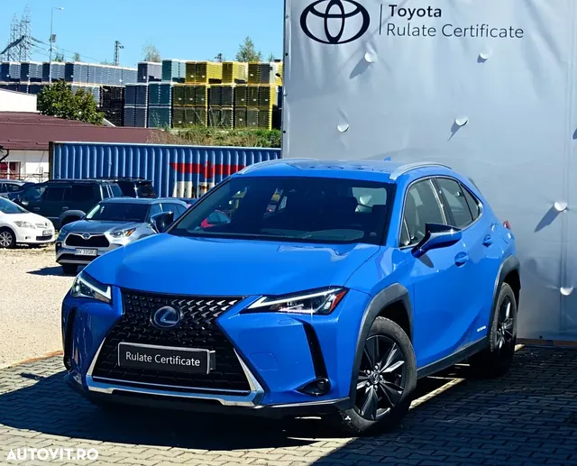 LEXUS UX