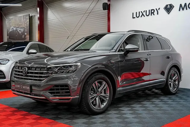 VOLKSWAGEN TOUAREG