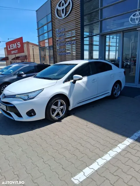 TOYOTA AVENSIS