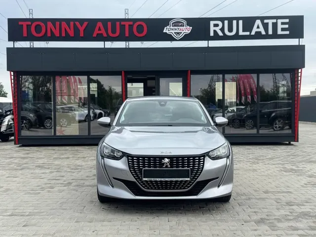 PEUGEOT 208