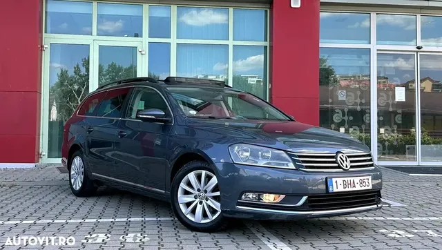 VOLKSWAGEN PASSAT