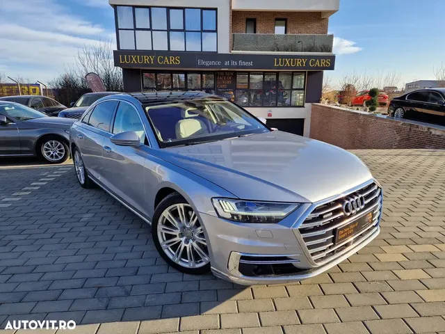 AUDI A8