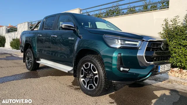 TOYOTA HILUX