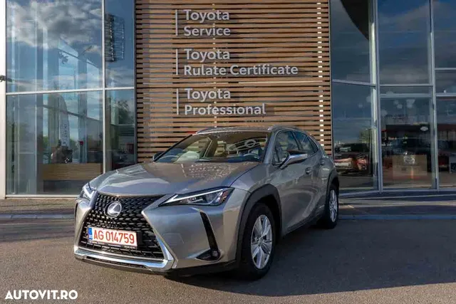 LEXUS UX
