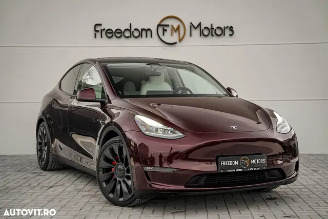 TESLA MODEL Y