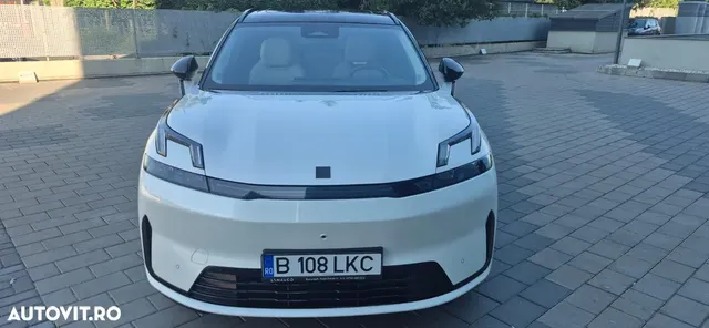 LYNK & CO 08