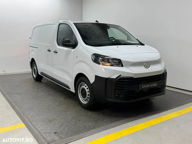 TOYOTA PROACE