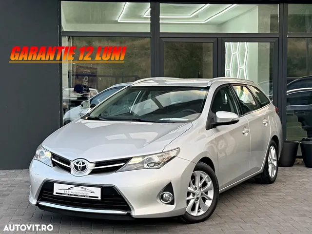TOYOTA AURIS