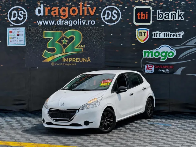 PEUGEOT 208