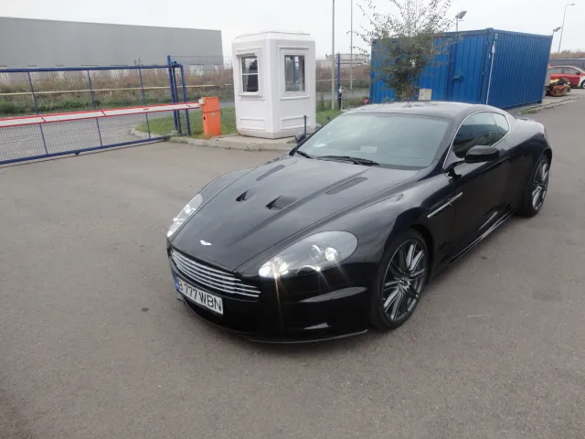 ASTON MARTIN DBS