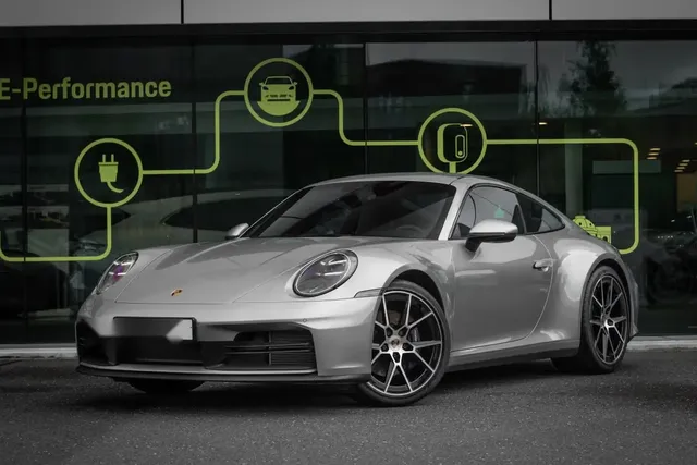 PORSCHE 911 CARRERA