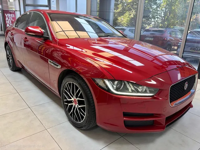 JAGUAR XE
