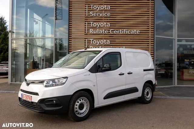 TOYOTA PROACE