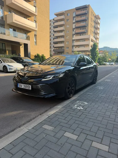 TOYOTA CAMRY