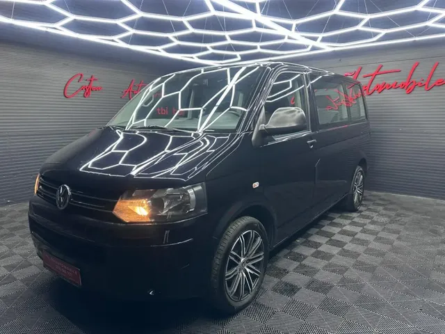 VOLKSWAGEN MULTIVAN
