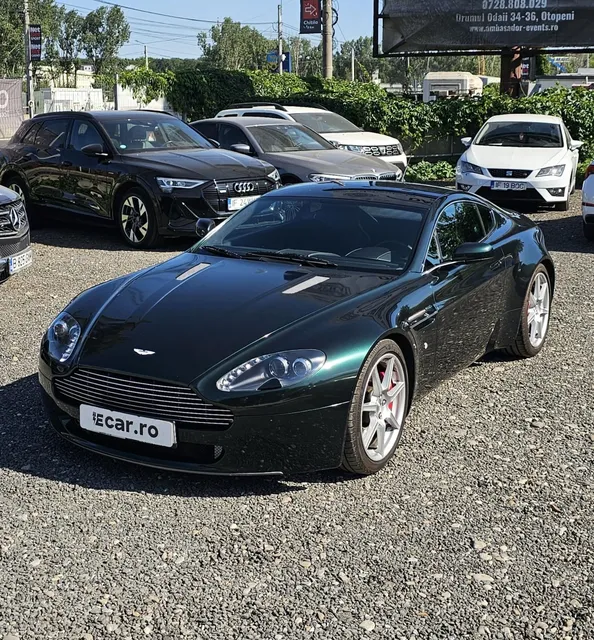 ASTON MARTIN V8 VANTAGE