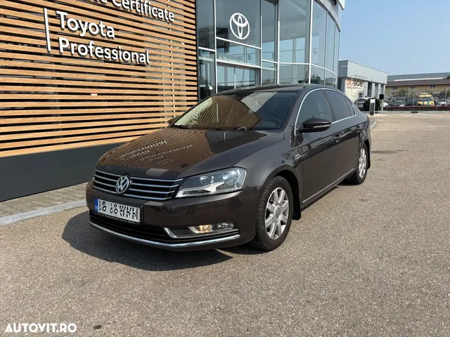 VOLKSWAGEN PASSAT