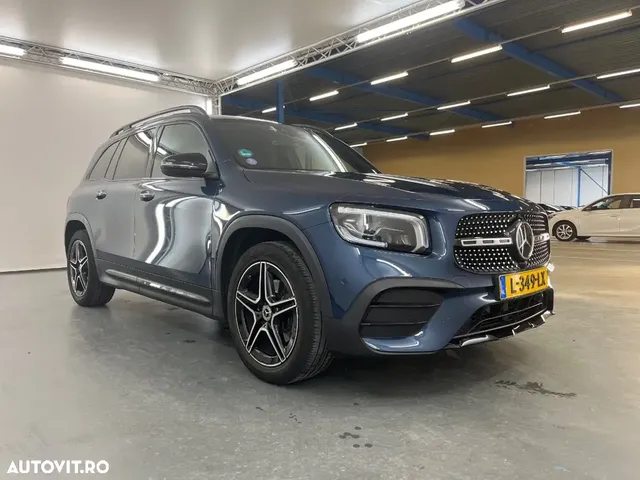 MERCEDES-BENZ GLB