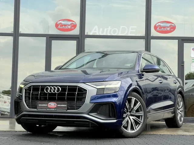 AUDI Q8