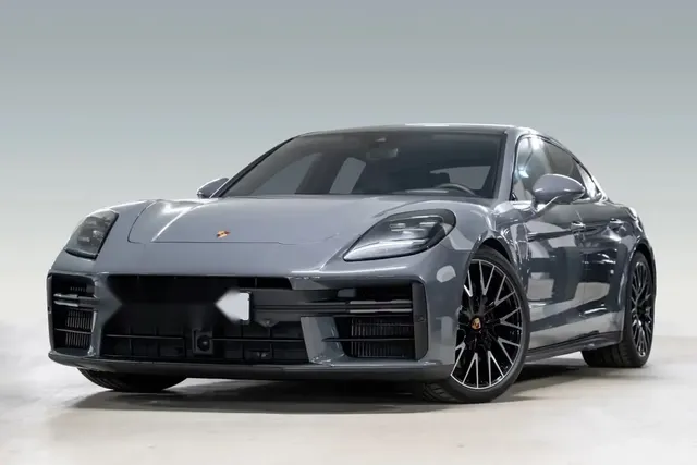 PORSCHE PANAMERA 4