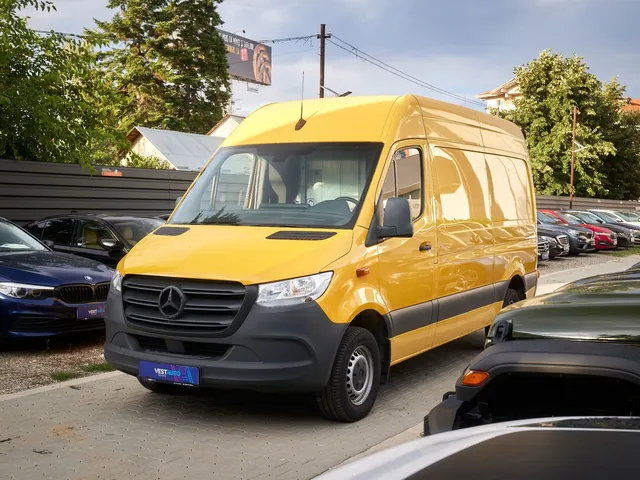 MERCEDES-BENZ SPRINTER
