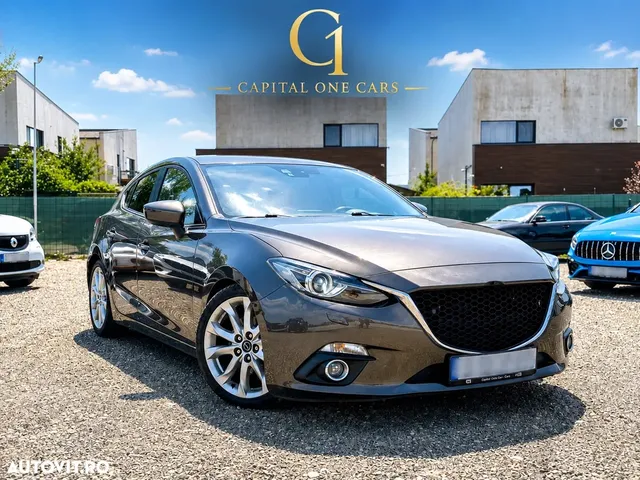 MAZDA 3