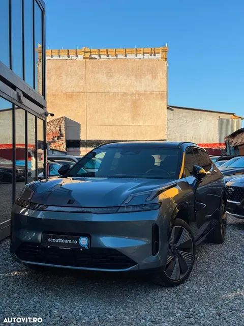 LYNK & CO 08