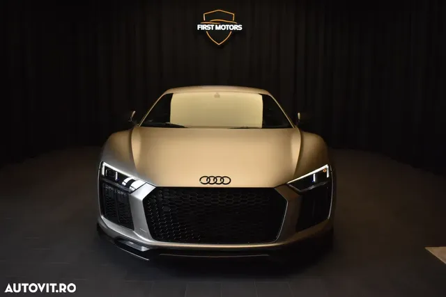 AUDI R8