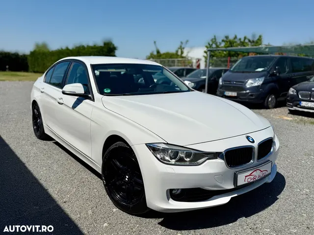 BMW 3 SERIES