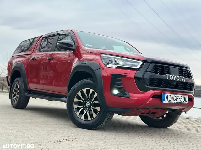 TOYOTA HILUX