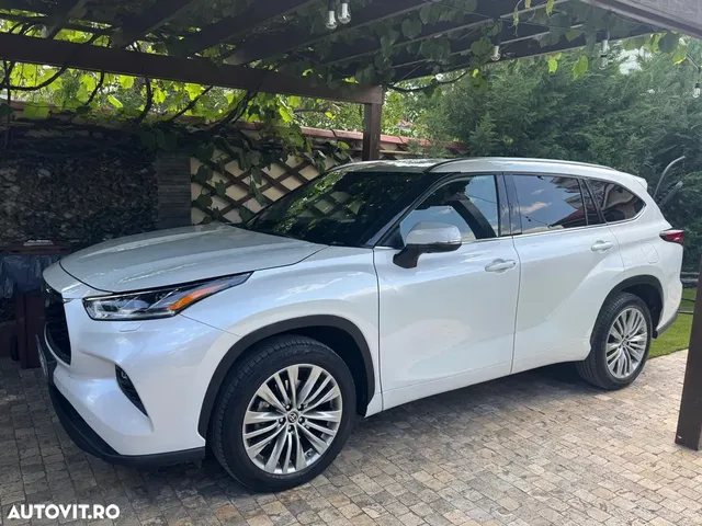 TOYOTA HIGHLANDER