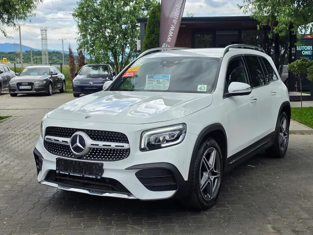 MERCEDES-BENZ GLB