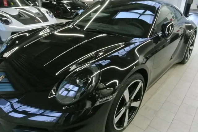 PORSCHE 911 CARRERA