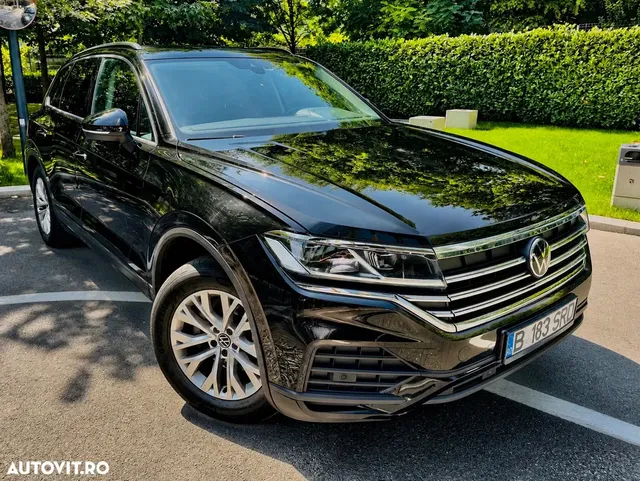 VOLKSWAGEN TOUAREG